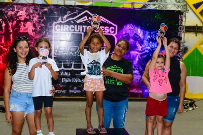 Imagem da notícia Crianças dão show na abertura do Circuito Sesc MTB Brasil 2025 em Costa Rica